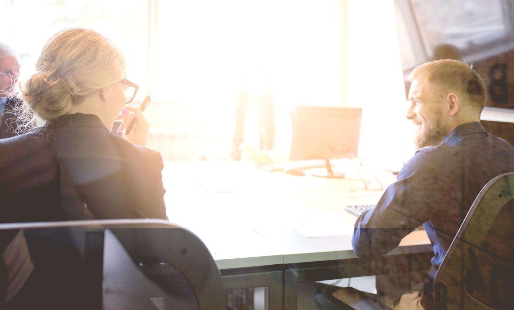 Analyse de documents financiers lors d'une session de formation